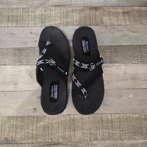 Size 11 Skechers Women's Reggae Trailway Flip-Flop Sandals